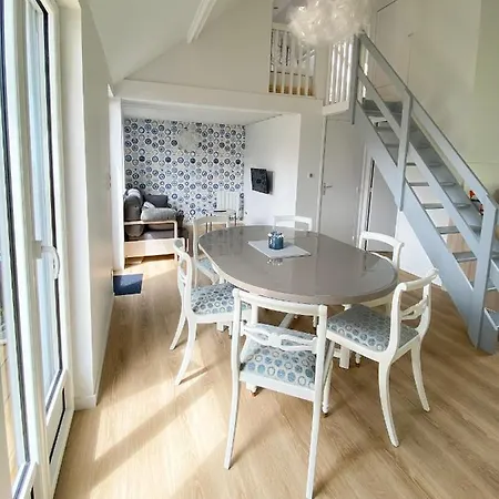La Maison Bleue Avec Jardin A Holiday home *
