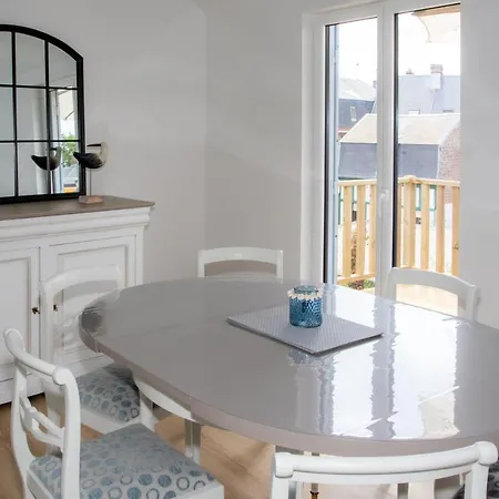 度假居 La Maison Bleue Avec Jardin A *