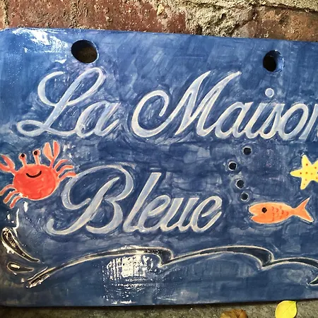 La Maison Bleue Avec Jardin A Holiday home Mers-les-Bains
