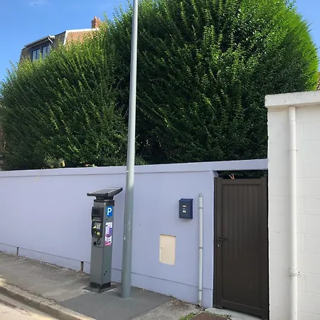 Holiday home La Maison Bleue Avec Jardin A Mers-les-Bains
