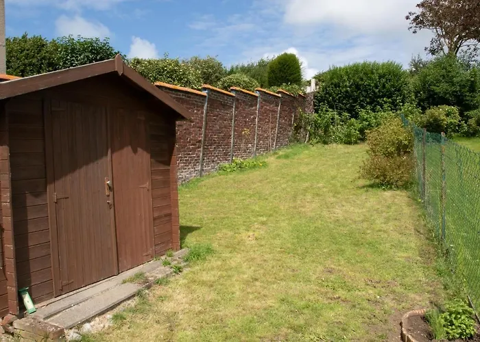 La Maison Bleue Avec Jardin à Hébergement de vacances *