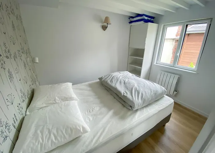 La Maison Bleue Avec Jardin à Hébergement de vacances *