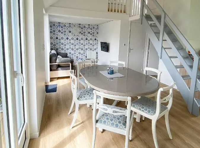 La Maison Bleue Avec Jardin à Hébergement de vacances *